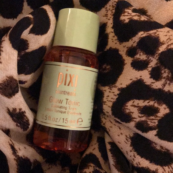 Pixi Skintreats Glow Tonic Exfoliating Toner - Picture 7 of 7